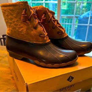 New women’s Sperry Boot